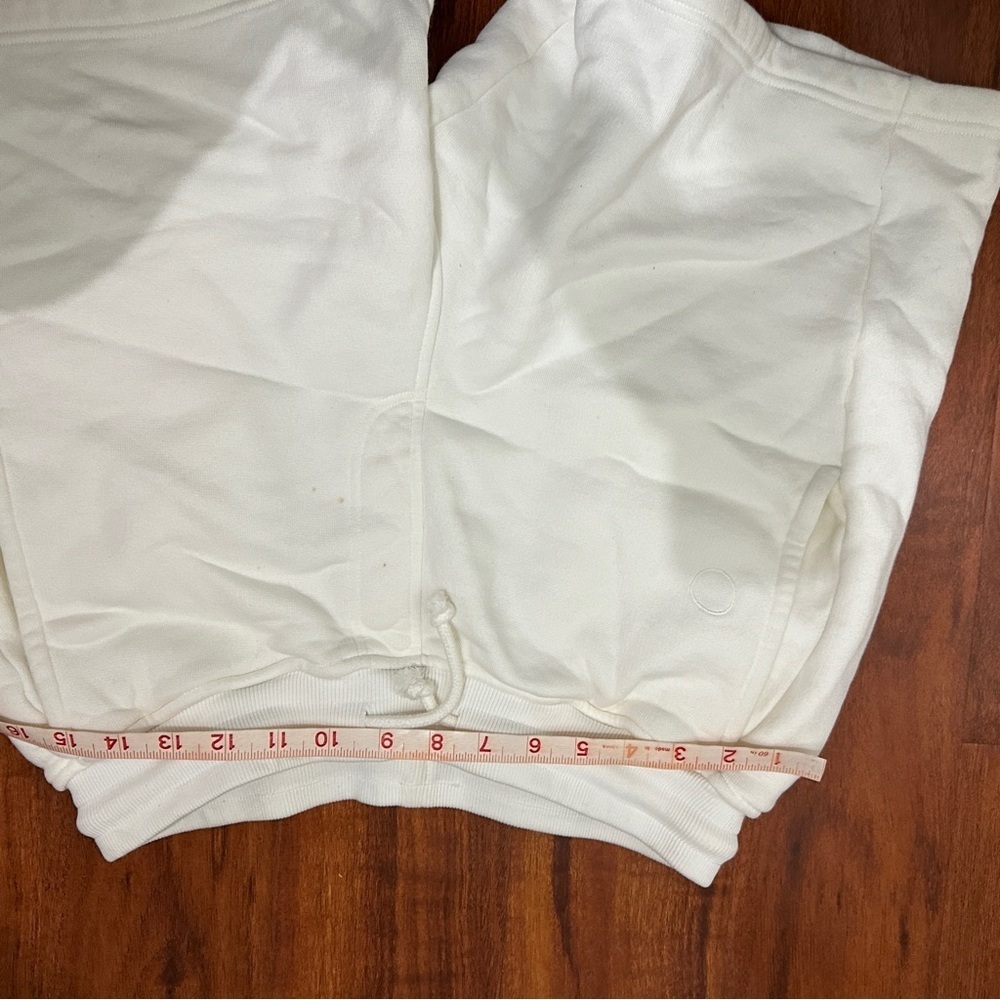 Outdoor Voices Shorts Size Small - Picture 6 of 7